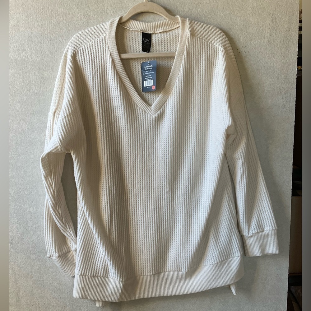 Lildy sweater. Cream. V neck. NWT. Size L